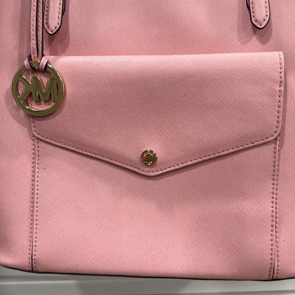 Michael Kors (MK) Pink Bag
Gently used great for work or play - Picture 2 of 15